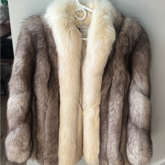 Luxurious Fur Jacket in Brown and Cream